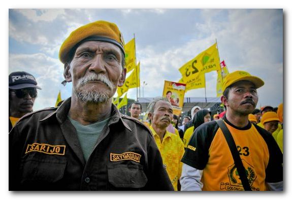 Sarijo, a member of the Golkar party at a campaign event in Yogyakarta / Danu Primanto